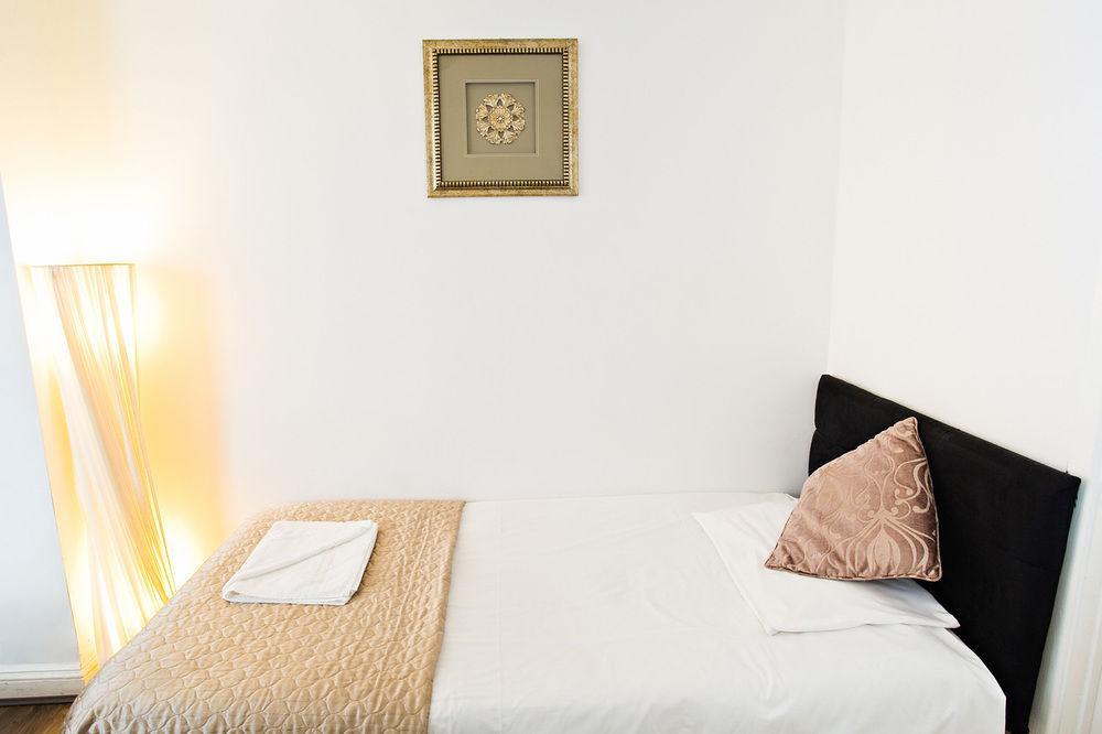 Cambridge House Hotel Ngoại thất bức ảnh
